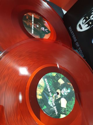 Vinilos Kiss Masters of your soul