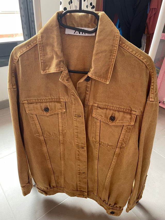 Chaqueta/ sobre camisa oversize Zara