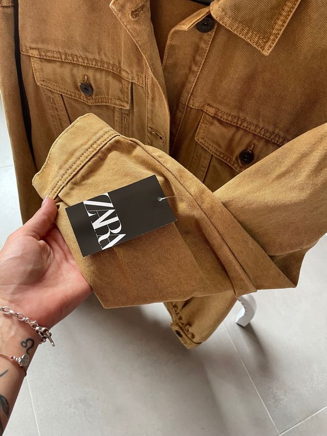 Chaqueta/ sobre camisa oversize Zara