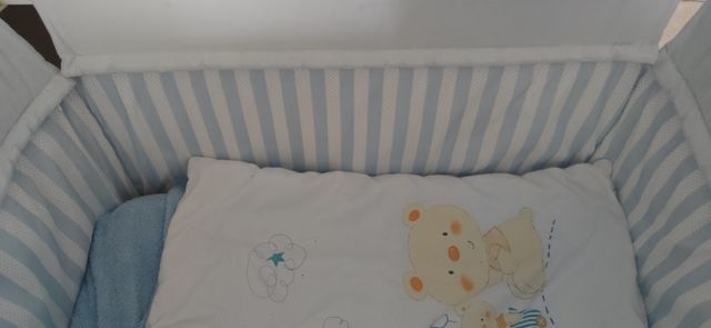 Minicuna azul y blanco