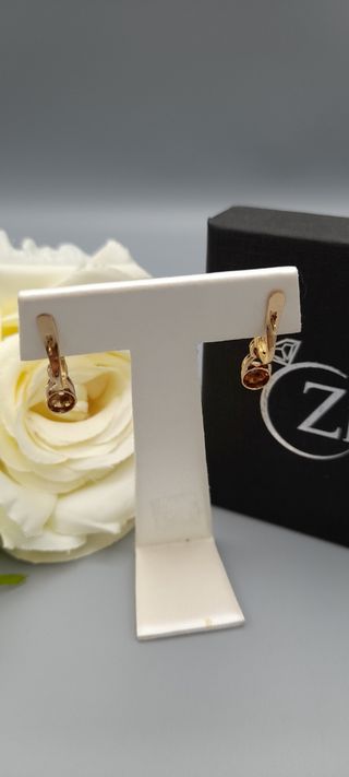 Pendientes de oro 18kt con brillantes.