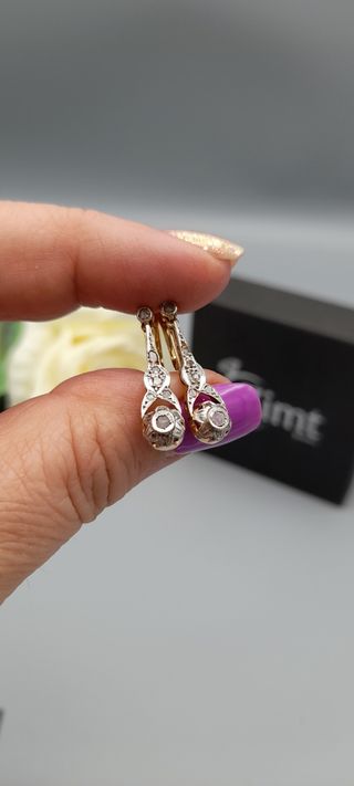 Pendientes de oro 18kt con brillantes.