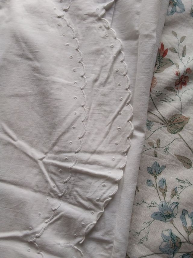 Sabana encimera antigua bordada e iniciales Oferta