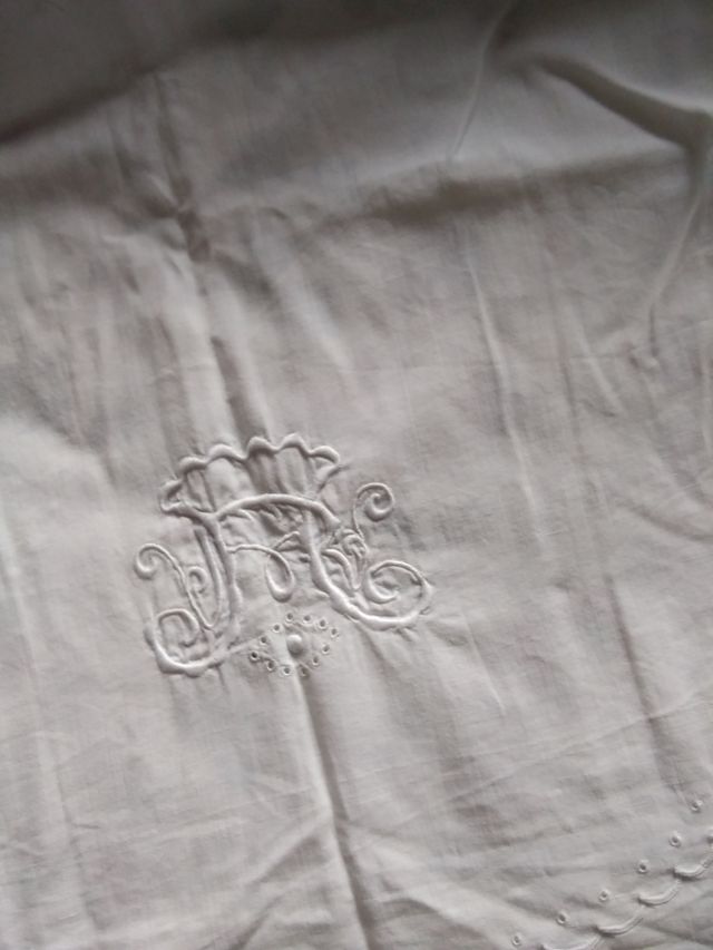 Sabana encimera antigua bordada e iniciales Oferta