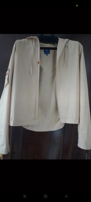 Cazadora con capucha, Billabong color arena