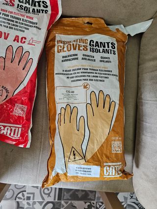 Guantes dieléctricos aislantes de la electricidad
