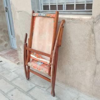 Mecedora en madera plegable vintage. Años 50