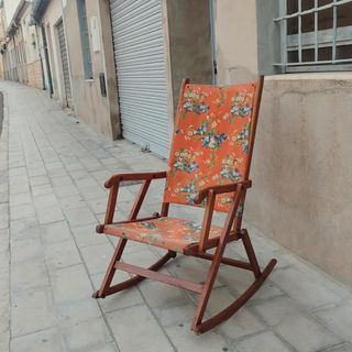 Mecedora en madera plegable vintage. Años 50