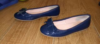 Zapatos de vestir. niña. azul oscuro. Charol. Tall