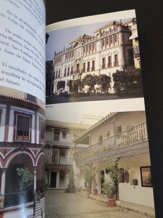 Libro Sevilla ciudad universal