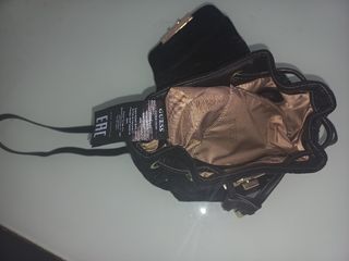guess mochila pequeña