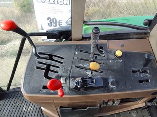 Tractor JOHN DEERE 6100.