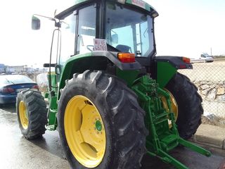 Tractor JOHN DEERE 6100.