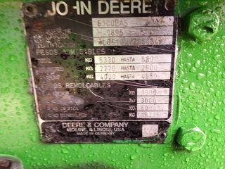 Tractor JOHN DEERE 6100.