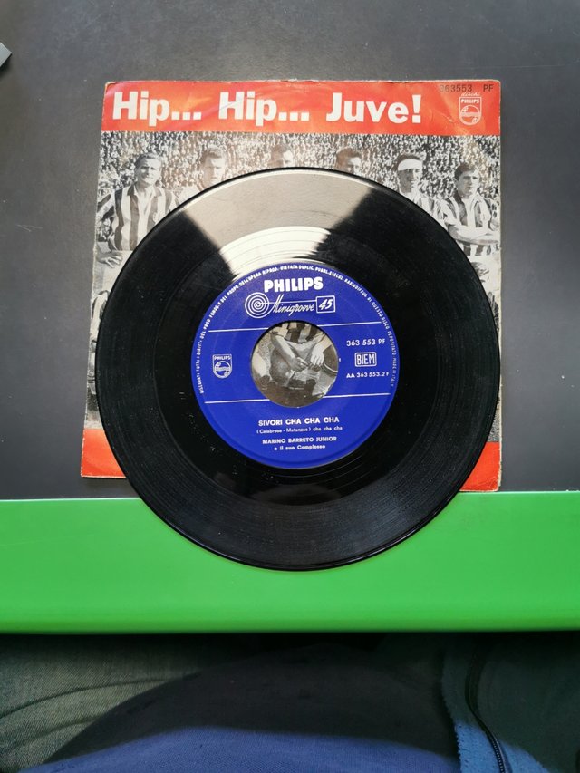 GADGET  45 GIRI, ANNO 1961, INNO DELLA JUVENTUS