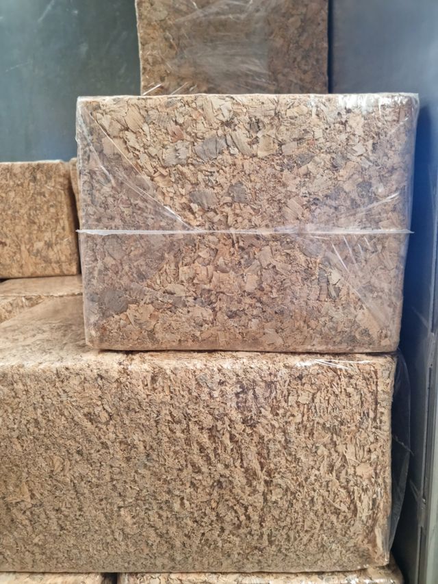 paquetes de viruta seca