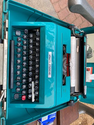 Bonita máquina de escribir. Olivetti estudio 45