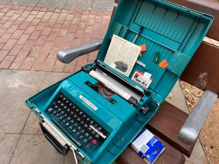 Bonita máquina de escribir. Olivetti estudio 45