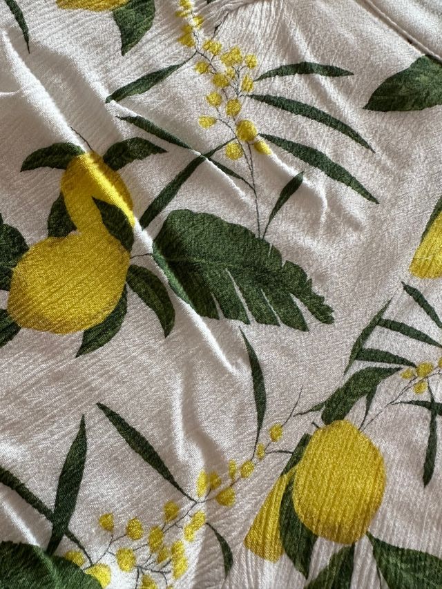 Conjunto de top y shorts de mujer