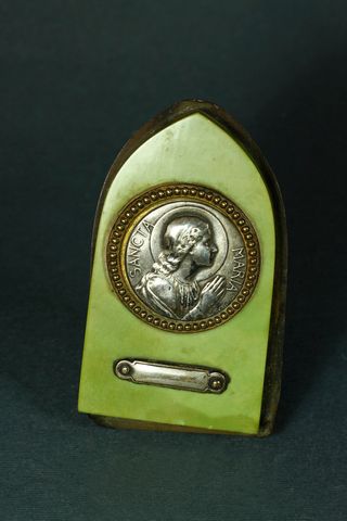 MEDALLA PLATEADA DE SOBREMESA SANCTA MARÍA. TAIRAC