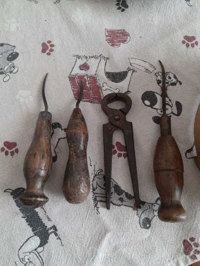 setaccio più 4 utensili antichi
