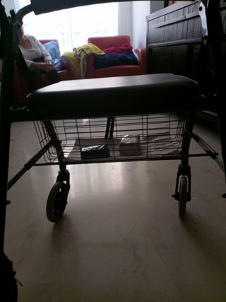 Andador  carrito con canasta y frenos,