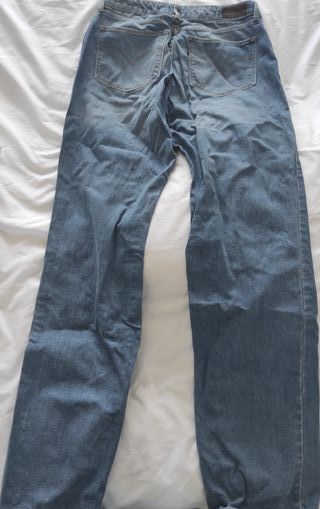 Pantalón Levis Curve. T 29. Nuevo sin etiquetas.