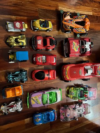 COCHES ANTIGUOS JUGUETE