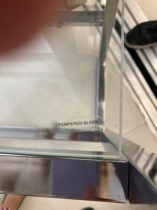 Estantería, metal cromado y cristal