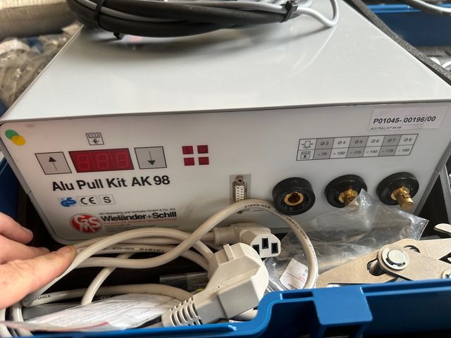 Máquina chapista coches alumínio