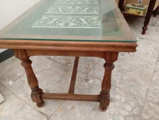 tavolino con piastrelle