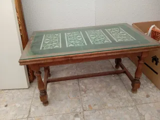 tavolino con piastrelle