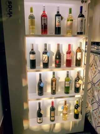 EXPOSITOR DE VINOS ESTANTERÍA 