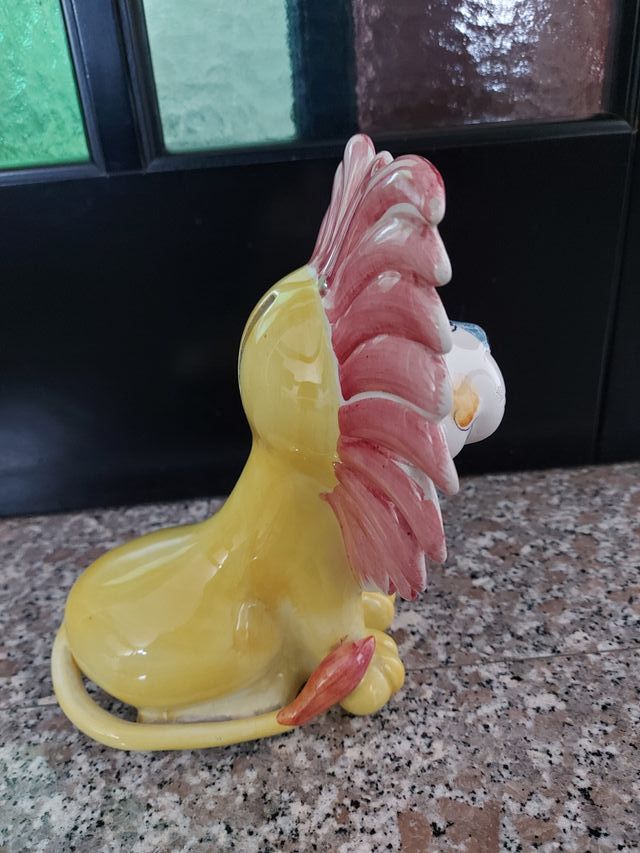 Salvadanaio a forma di leone