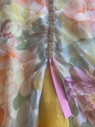 Conjunto falda y top estampado de flores.