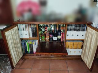 Antiguo mueble bar, librería y licorero