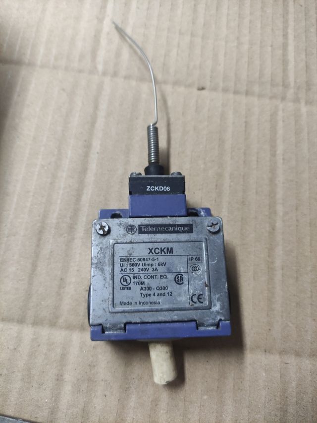 Micro interruptor Final carrera, varios usos.