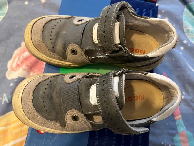 Sandalias cerradas niño