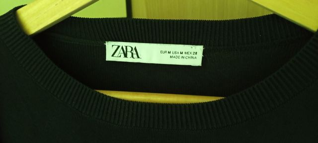 top con volantes zara