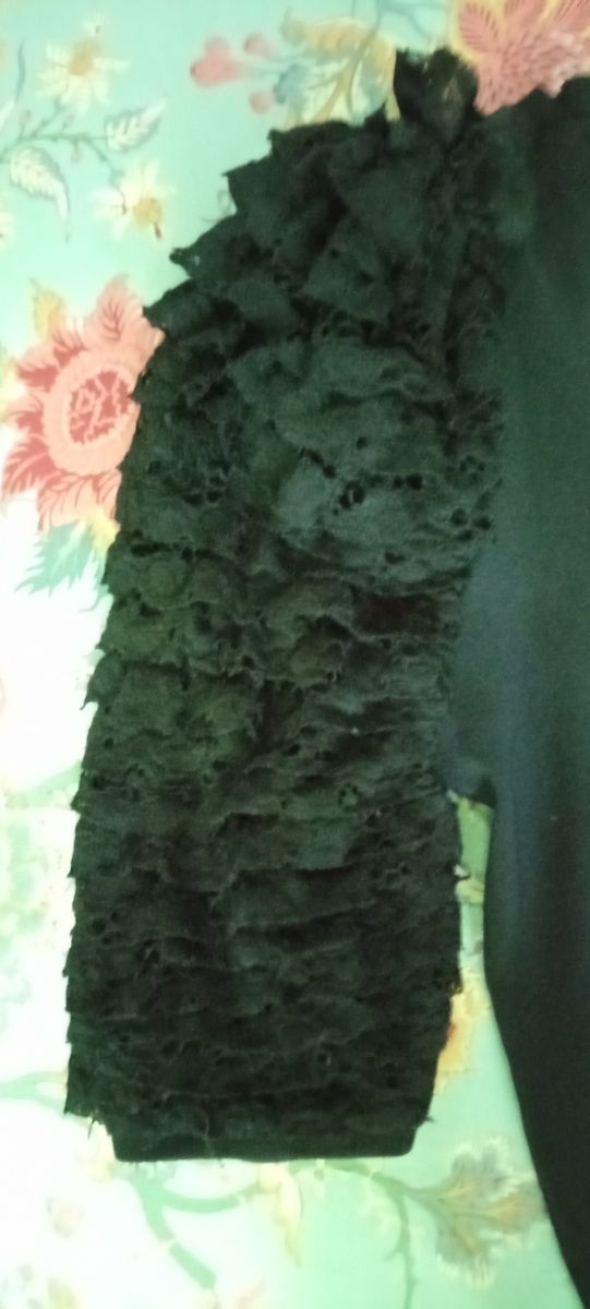 top con volantes zara