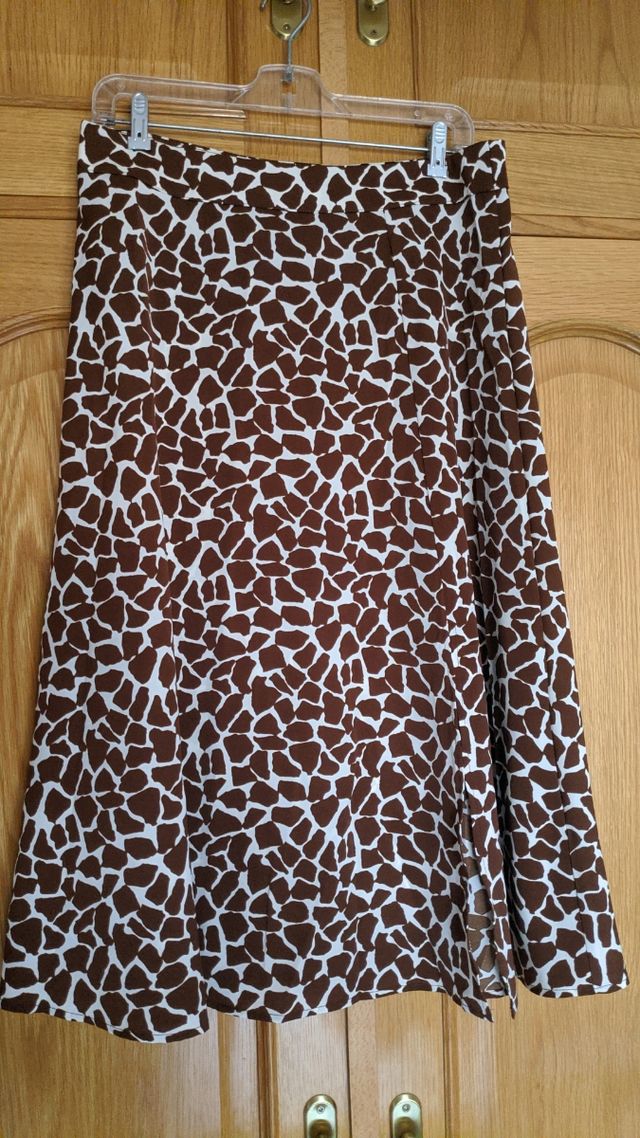 Falda marrón L nueva