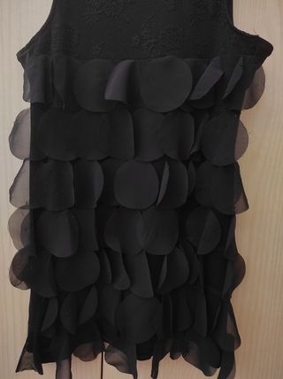 Vestido Zara negro con círculos de gasa