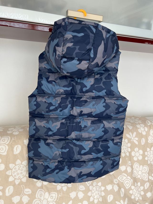 Piumino smanicato Benetton taglia 11-12 anni