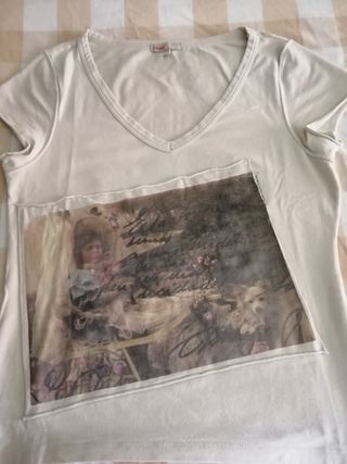 Camiseta crema Massimo Dutti. 