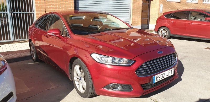 Ford Mondeo 2015 - foto 1