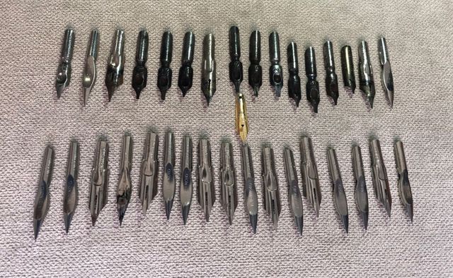 Plumillas "Lote de 34 Plumillas"