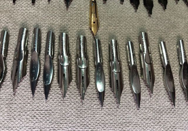 Plumillas "Lote de 34 Plumillas"