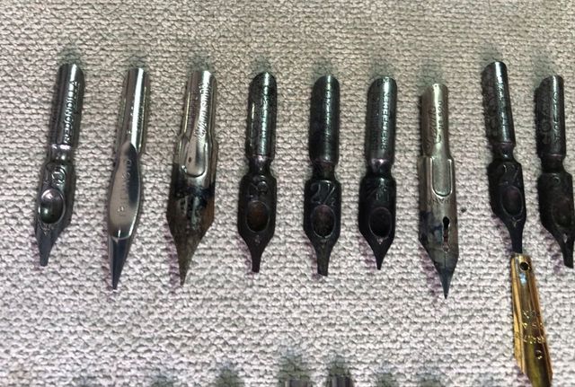 Plumillas "Lote de 34 Plumillas"