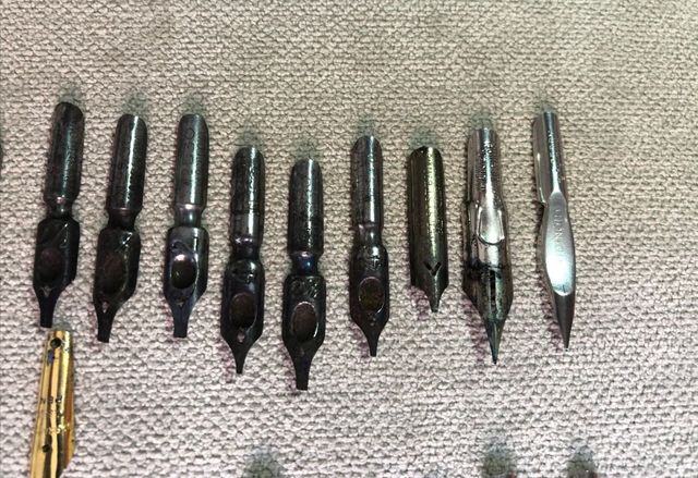 Plumillas "Lote de 34 Plumillas"