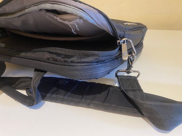 Funda de transporte negra para portátil Dell 15"